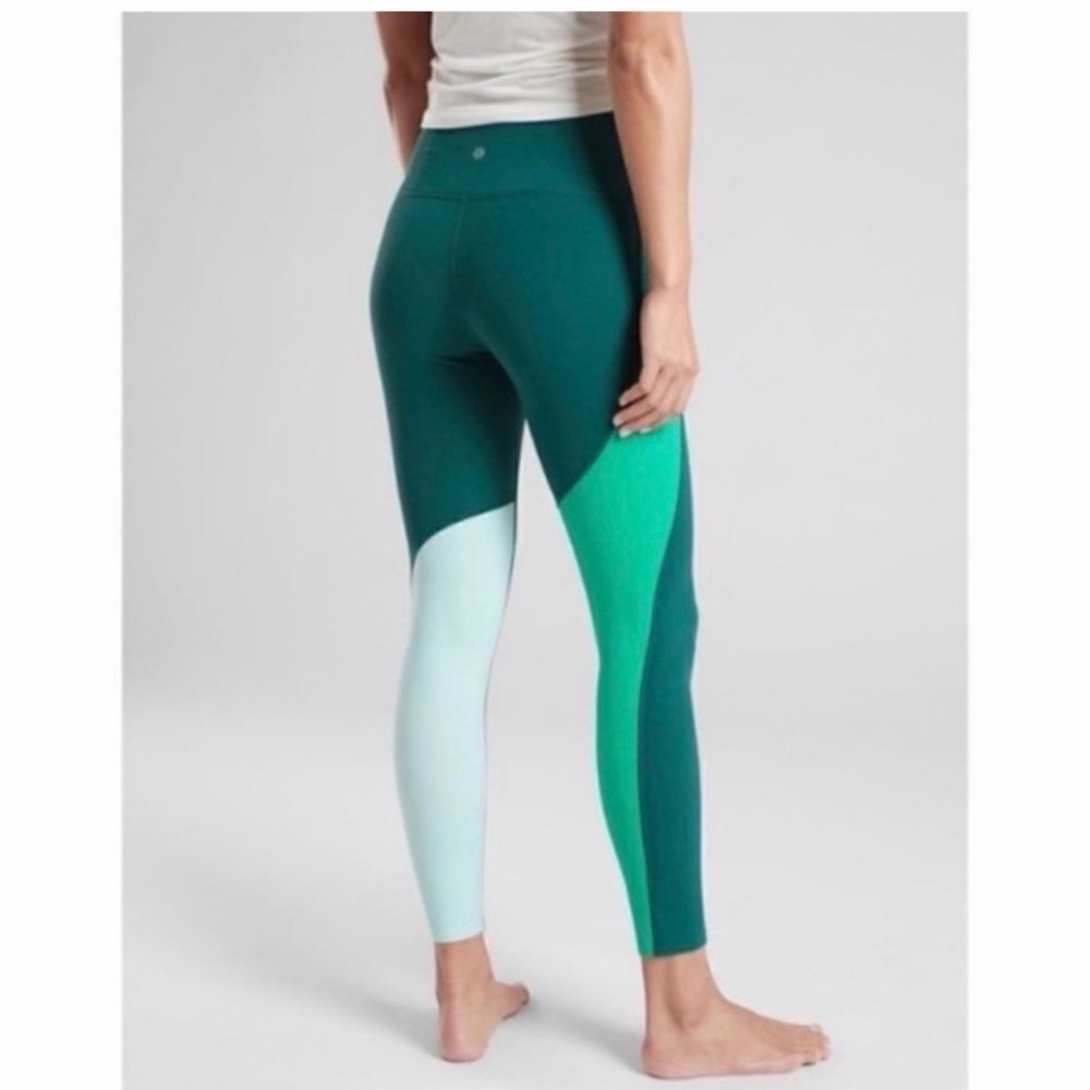 Athleta Powervita dragonfly + Beyond Yoga fleecy leggings 2 pairs EUC small/xs